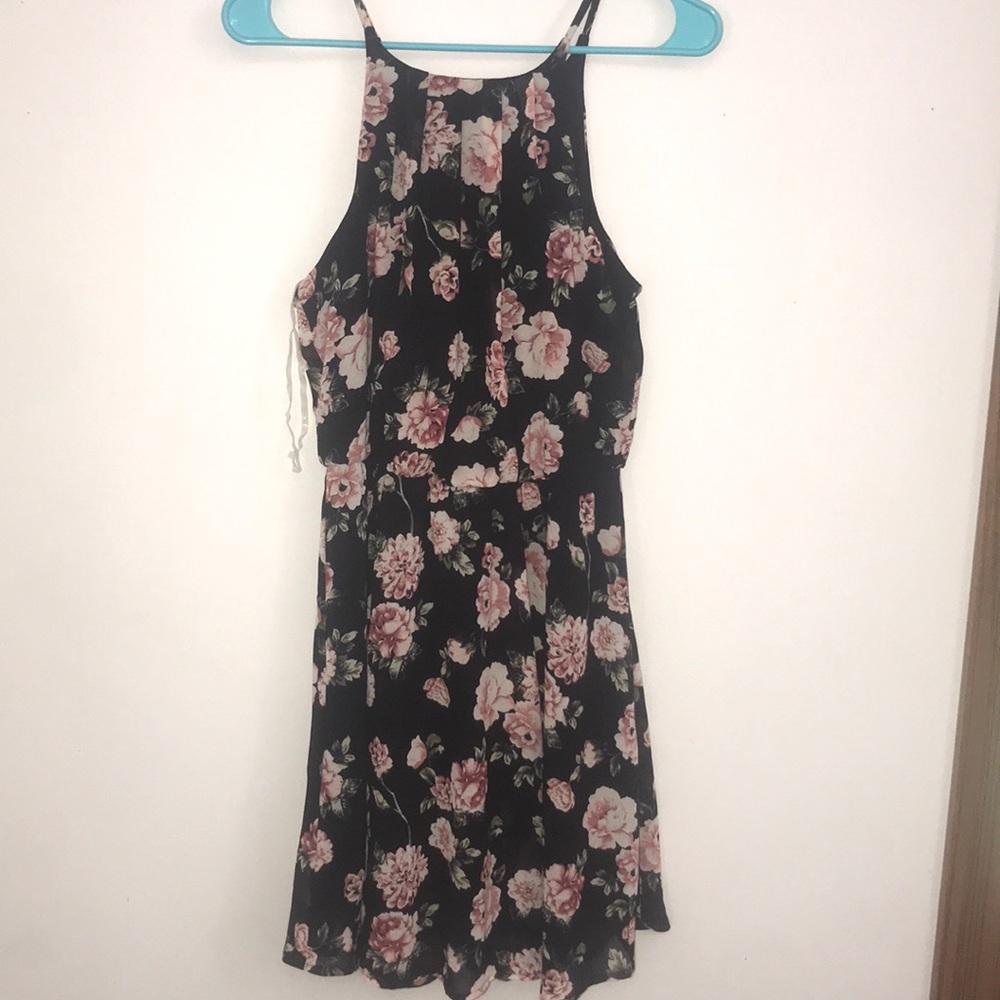 Chiffon floral dress very flattering